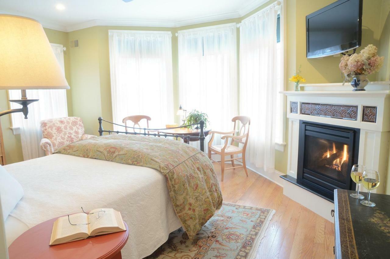 The Springwater Bed And Breakfast Saratoga Springs Exterior photo