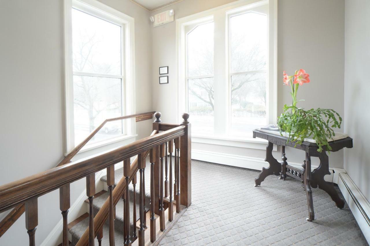 The Springwater Bed And Breakfast Saratoga Springs Exterior photo