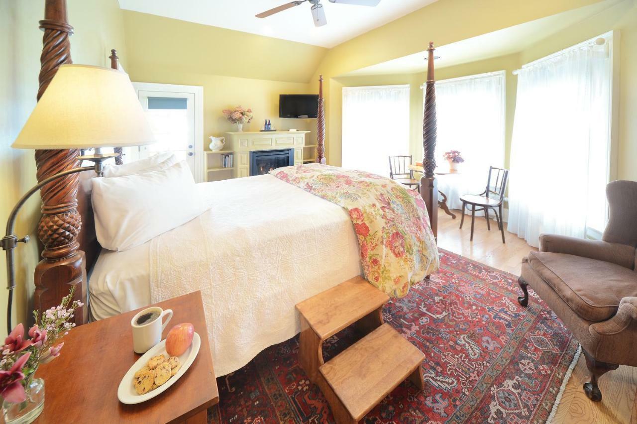 The Springwater Bed And Breakfast Saratoga Springs Exterior photo