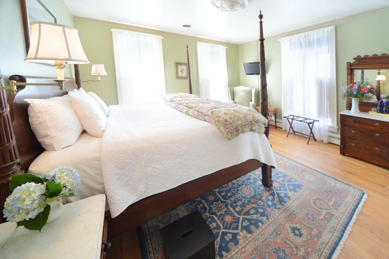 The Springwater Bed And Breakfast Saratoga Springs Exterior photo