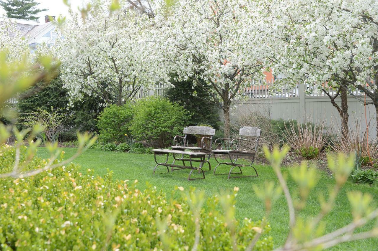 The Springwater Bed And Breakfast Saratoga Springs Exterior photo