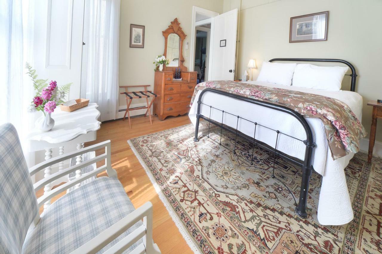 The Springwater Bed And Breakfast Saratoga Springs Exterior photo
