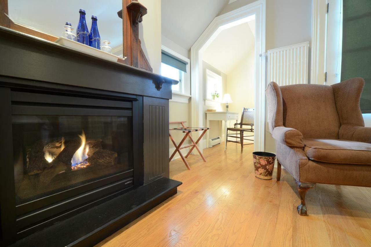 The Springwater Bed And Breakfast Saratoga Springs Exterior photo