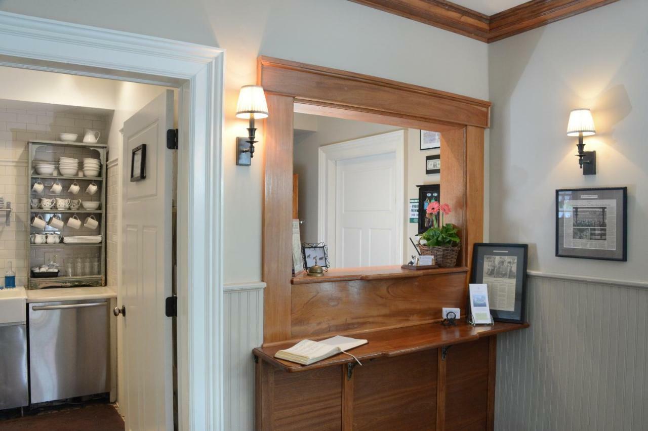 The Springwater Bed And Breakfast Saratoga Springs Exterior photo