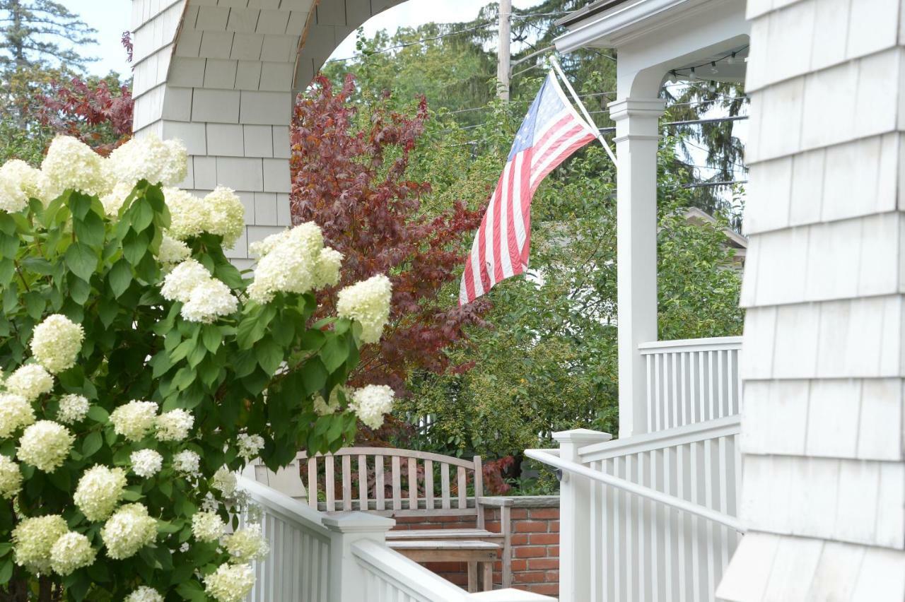 The Springwater Bed And Breakfast Saratoga Springs Exterior photo